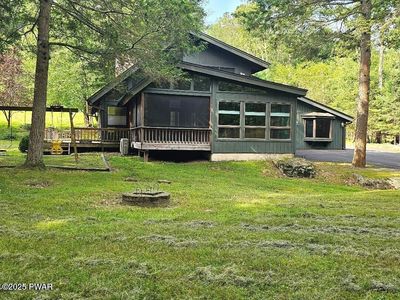 125 N Evergreen Dr, Greentown, PA, 18426