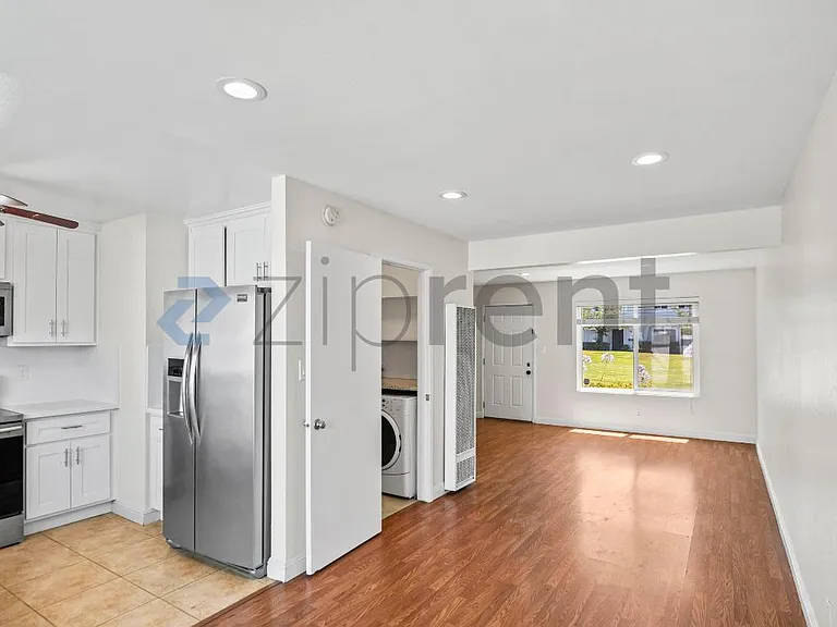 38551 Royal Ann Cmn — Photo 10