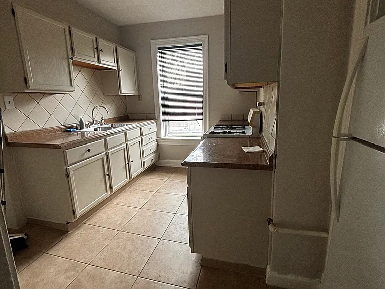 4423 S Indiana Ave #3 — Photo 3