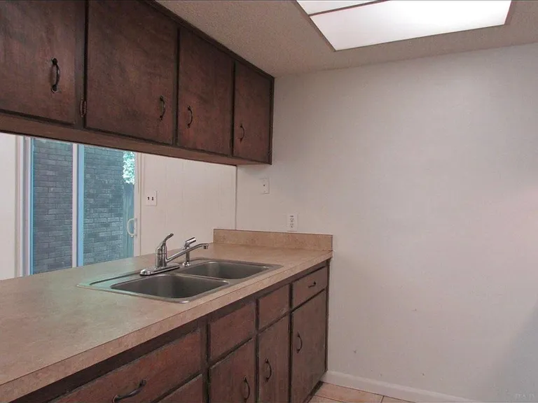 718 N Fairfield Dr — Photo 7
