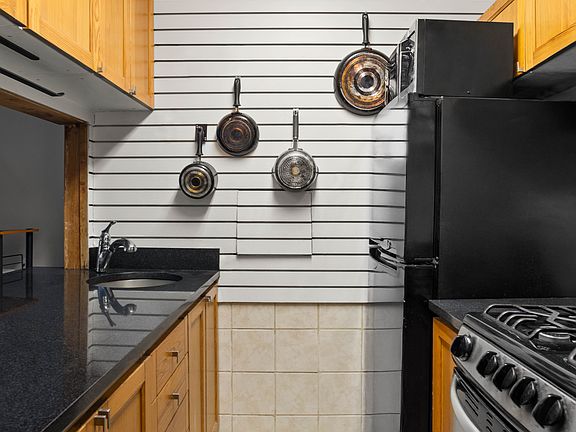 4th image of 321 E 48th St APT 4K