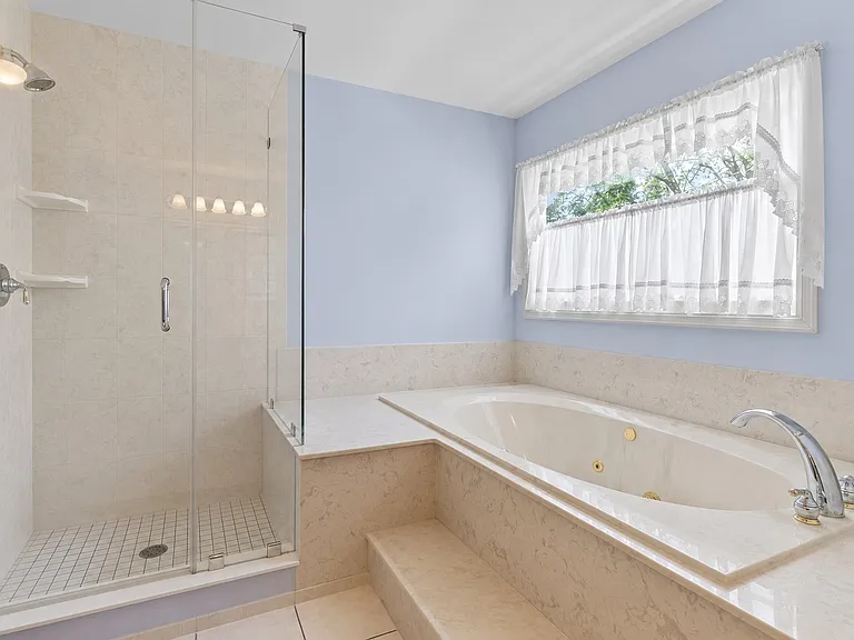 4804 Leighfield Valley Dr — Photo 17