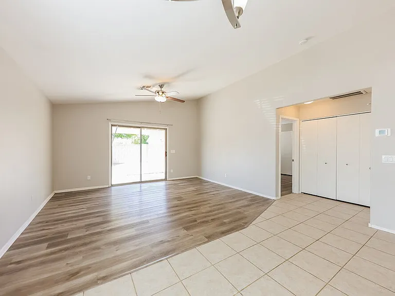 11335 W Crestbrook Dr — Photo 5