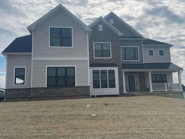 2800 Stonewall Dr #27, Upper Saucon Township, PA 18034