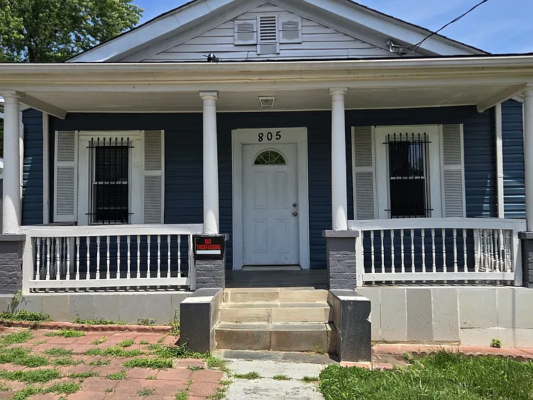 805 Eastern Ave — Photo 2