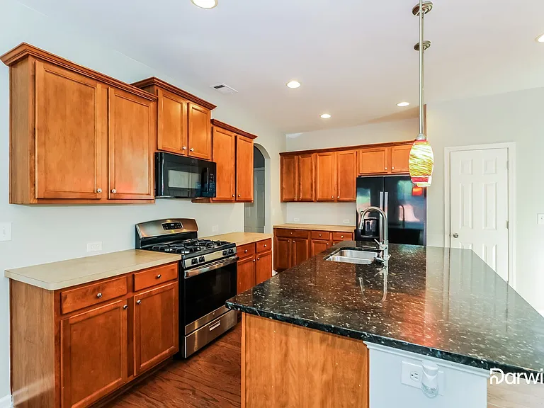 5521 Village Trce — Photo 3