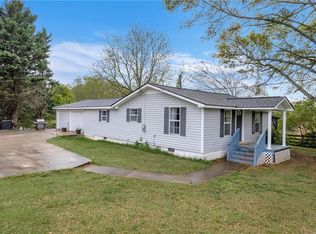 7310 Pea Ridge Pl, Gainesville, GA 30506