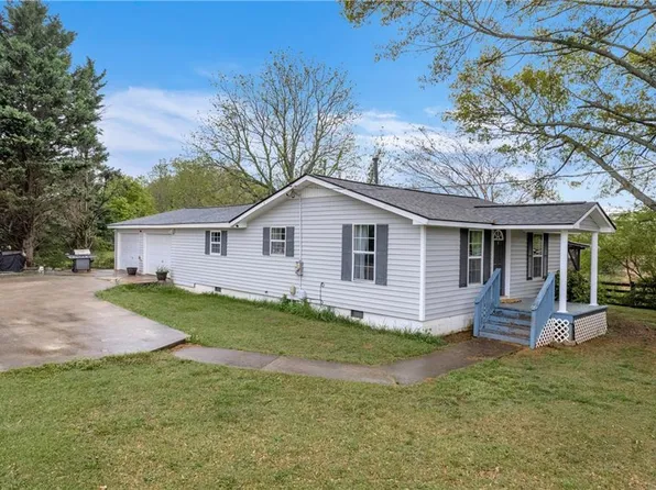 7310 Pea Ridge Pl, Gainesville, GA 30506