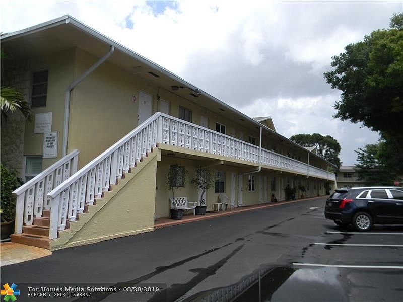 1st image of 2607 NE 8th Ave APT 23