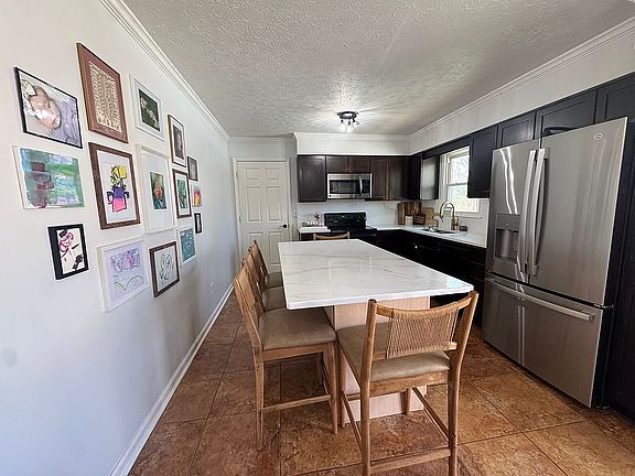 5th image of 354 Castle Heights Rd