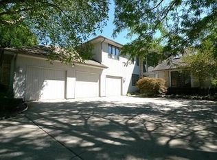 4303 Westview Dr, Northbrook, IL