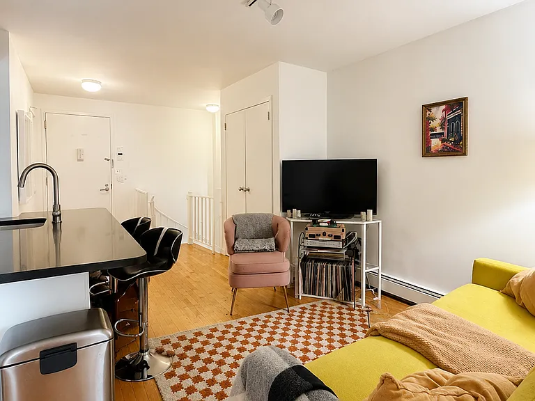 190 E 7th St #115 — Photo 1