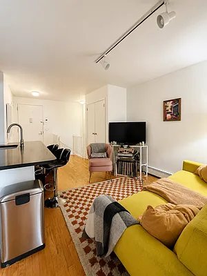 Living room, photo 1