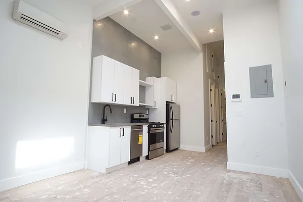 Rented by Lofts and Flats LLC | media 31