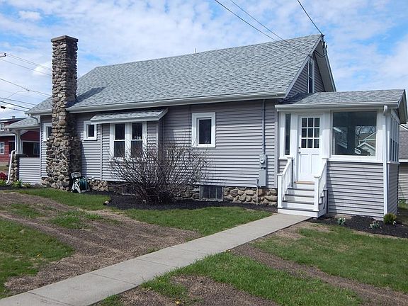 5th image of 124 Groveland St