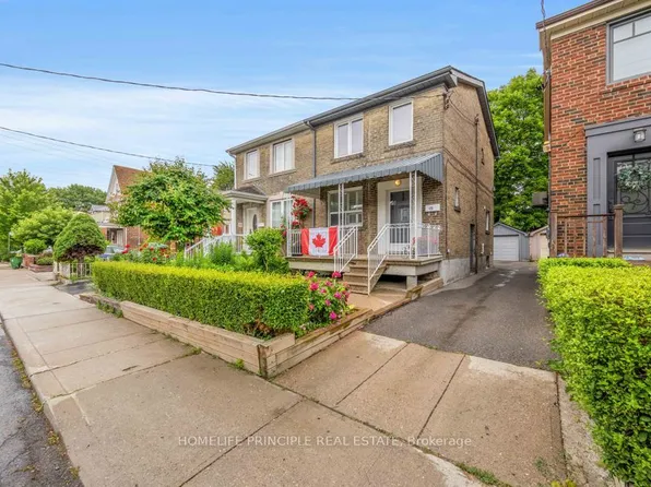 420 Salem Ave N, Toronto, ON M6H 3E1