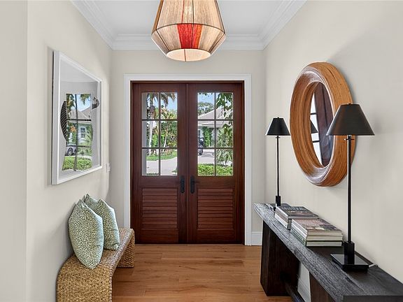 3rd image of 221 Palm Island Ln