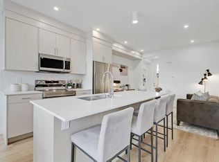 828 S 8th Ave NE #2, Calgary, AB T2E9E2