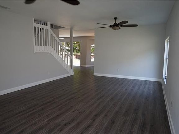 2nd image of 2962 Shannon Cir