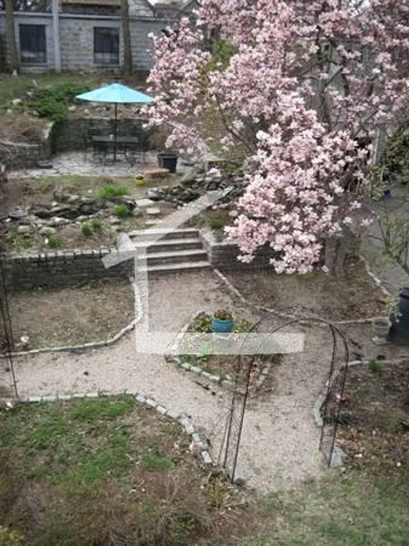 Central Brighton Location. Central Heat/AC, Laundry, Porch, Backyard, Eat-in Kitchen — Photo 4
