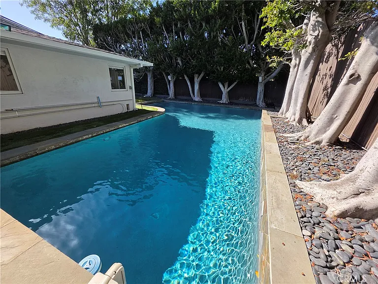 310 S Thurston Ave — Photo 63