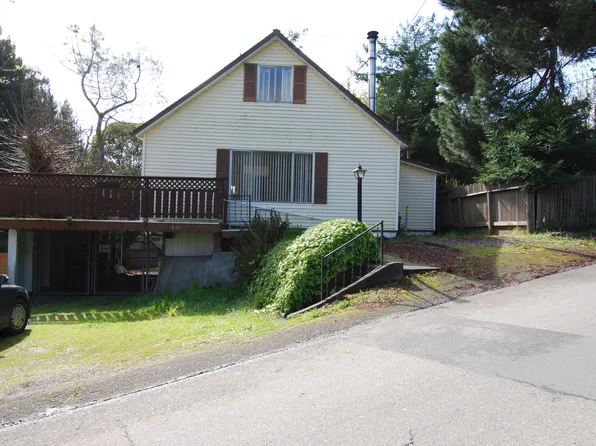 455 Monument Rd, Rio Dell, CA 95562