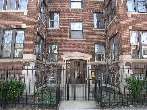 1st image of 1431 W Catalpa Ave #2W