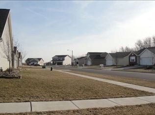 302 Springdale Ave, Bloomington, IL 61704