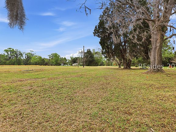 2nd image of 110 Storyteller Rd