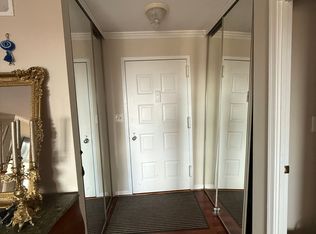 8340 Greensboro Dr APT 911, Mc Lean, VA 22102