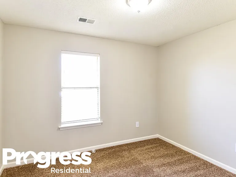 1261 Thames Dr — Photo 14