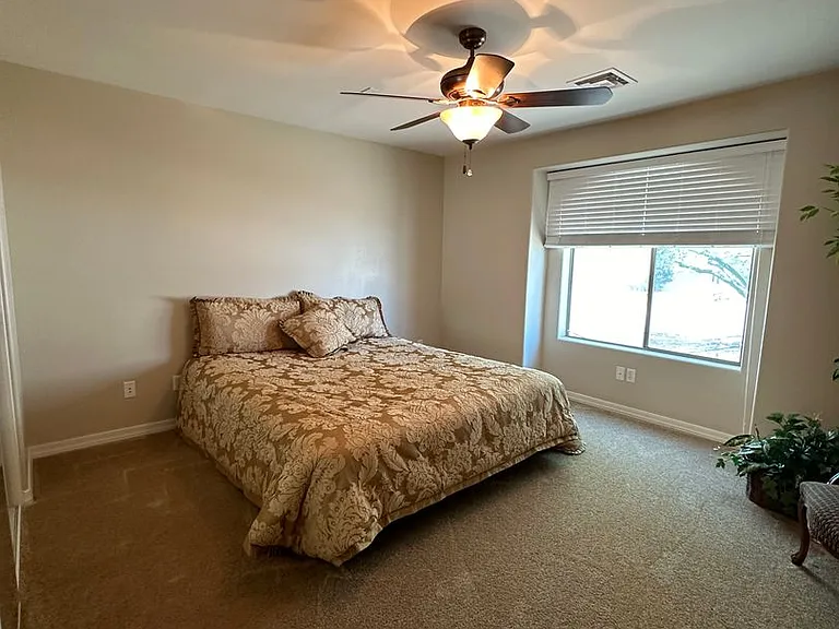 1840 Laramie Dr — Photo 13