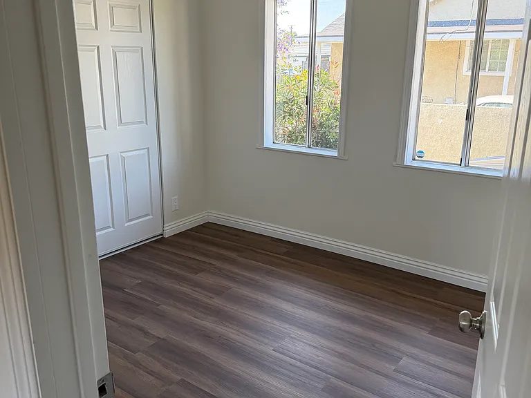 16616 S Virginia Ave — Photo 10