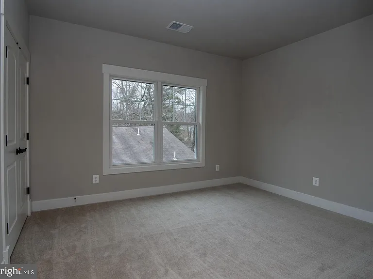 6928 Regent Ln — Photo 33