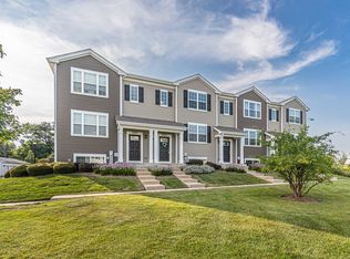 2402 Aurora Dr, Hampshire, IL 60140