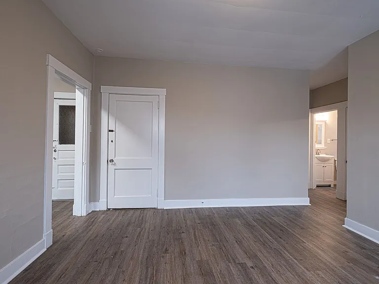 4828 Liberty Ave. — Photo 23