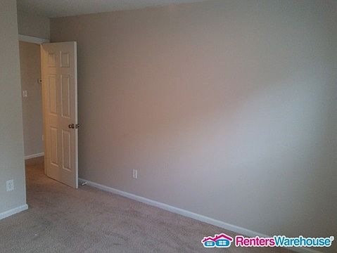 5th image of 707 Mary Robert Ln