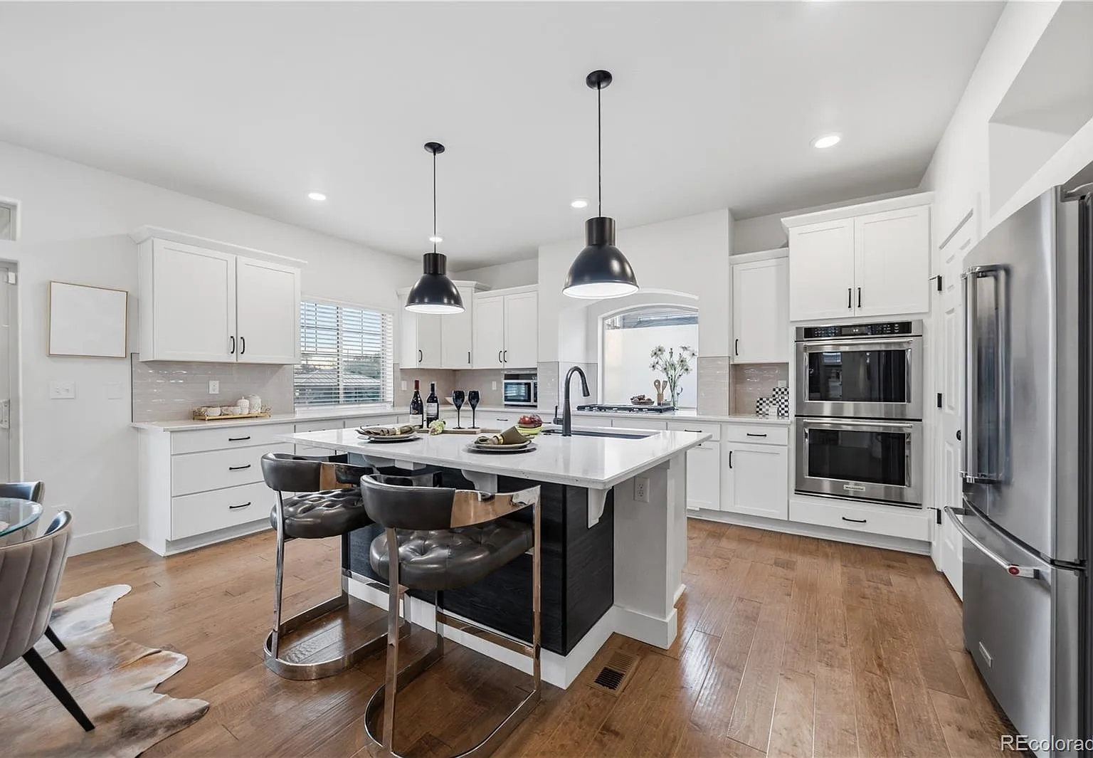 6 bed, 4.0 bath, 4682 sqft, $4,300 — Photo 4