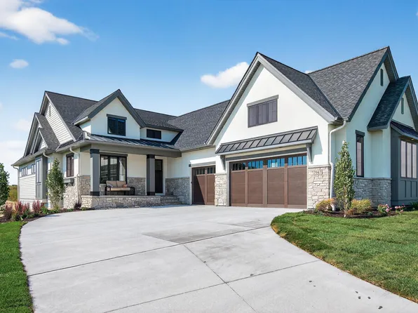 18445 Northome Blvd, Deephaven, MN 55391