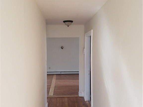 3rd image of 83 Sorrento St