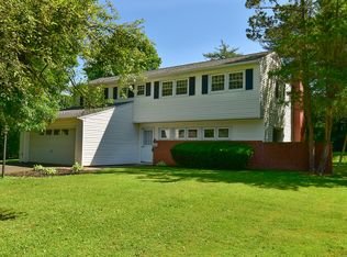5 Laurel Ln, Bloomfield, CT 06002