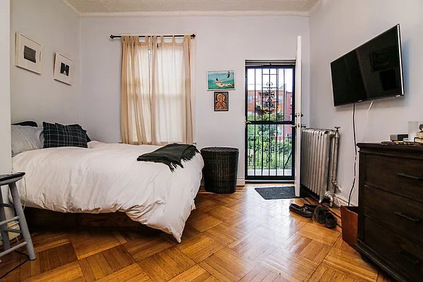 Rented by Nooklyn NYC LLC | media 27