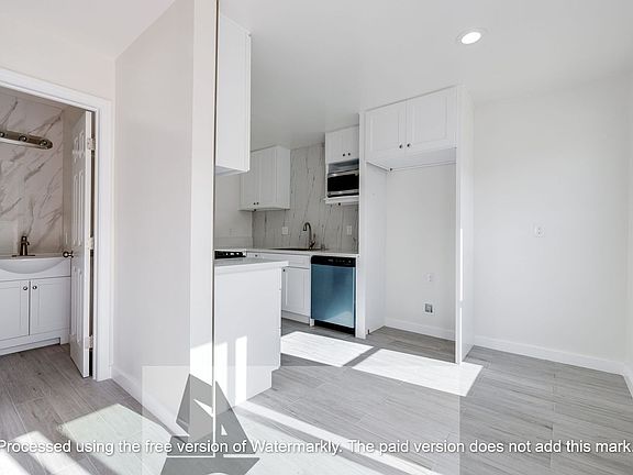 4th image of 916 Delaware St #914-A