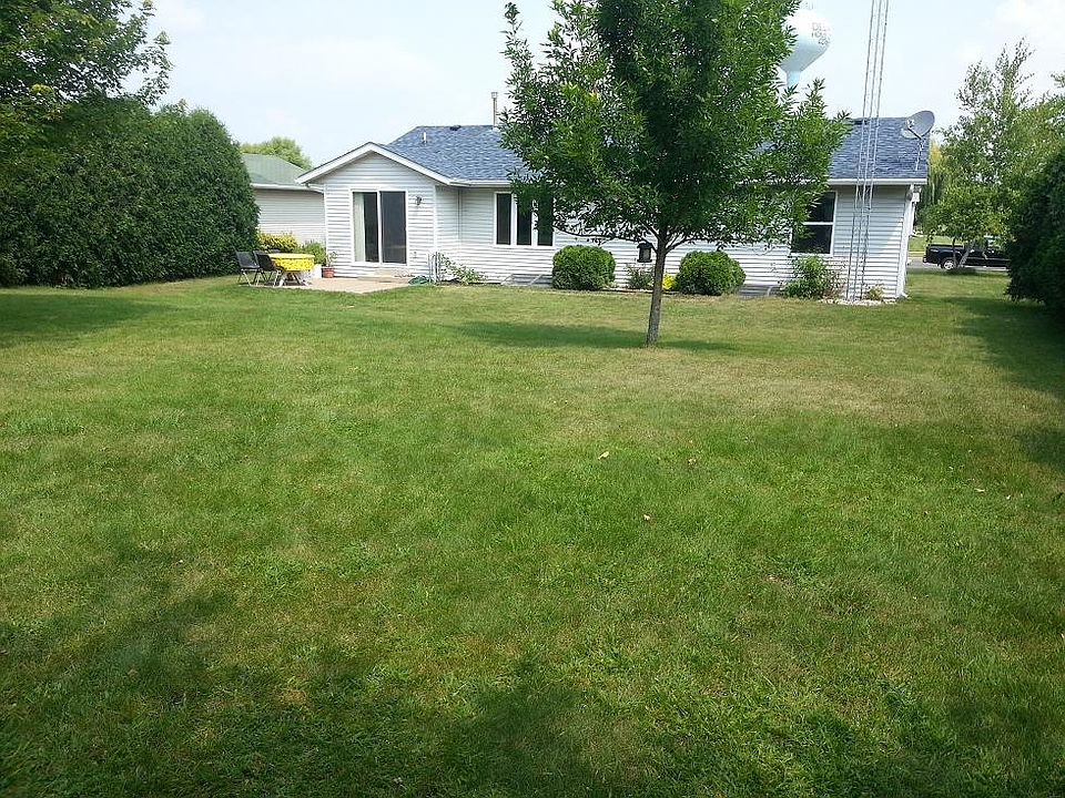 1414 Whispering Pines Dr, Delavan, WI 53115 Zillow