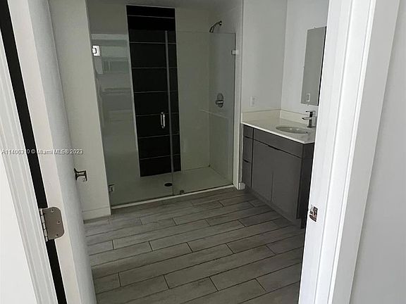 5th image of 321 NE 26th St #712A