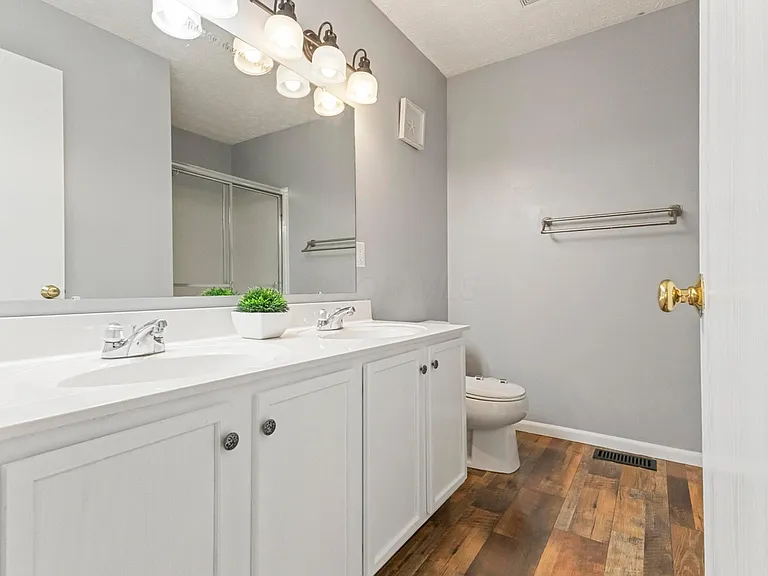 1505 Sarin St — Photo 15