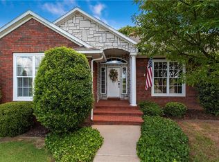 707 Ditmars Rd, Prairie Grove, AR 72753