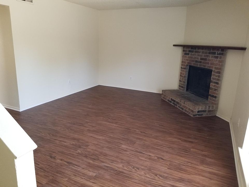 2nd image of 520 Norwood Cir E