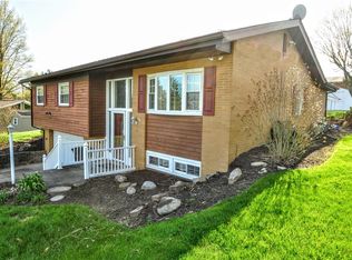 658 Longvue Dr, Houston, PA 15342