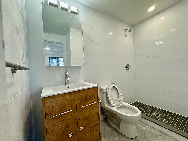35-15 146th St #7B — Photo 3